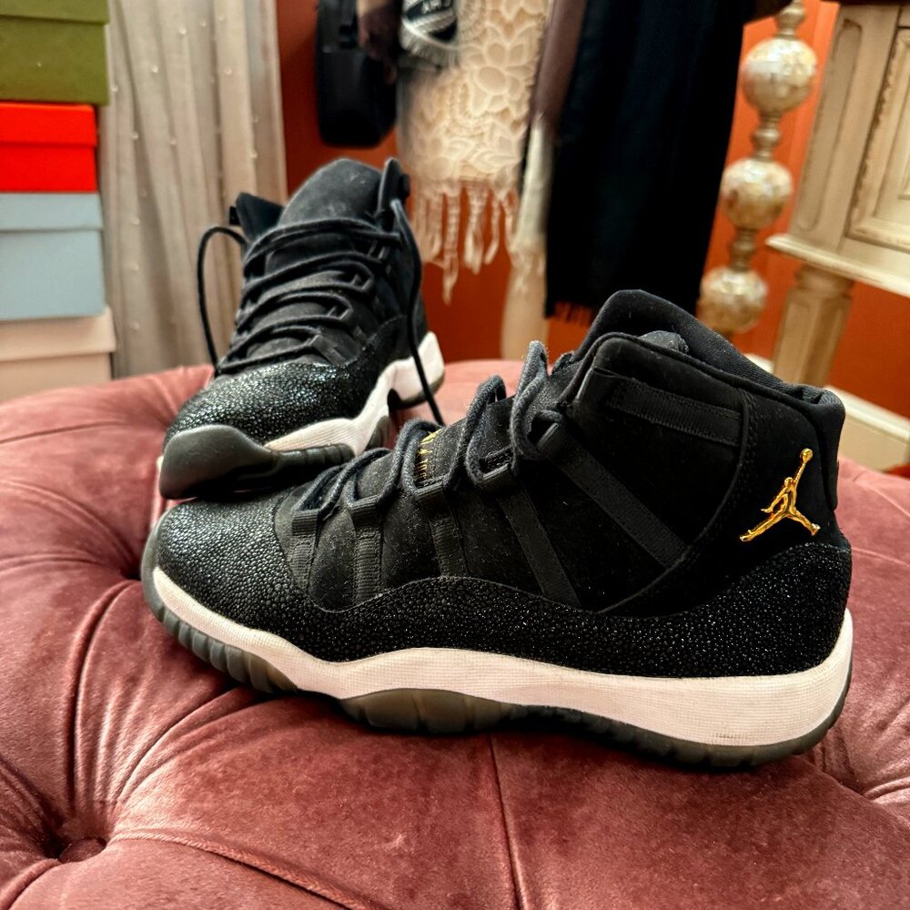 Air Jordan 11 “Heiress” Black Stingray